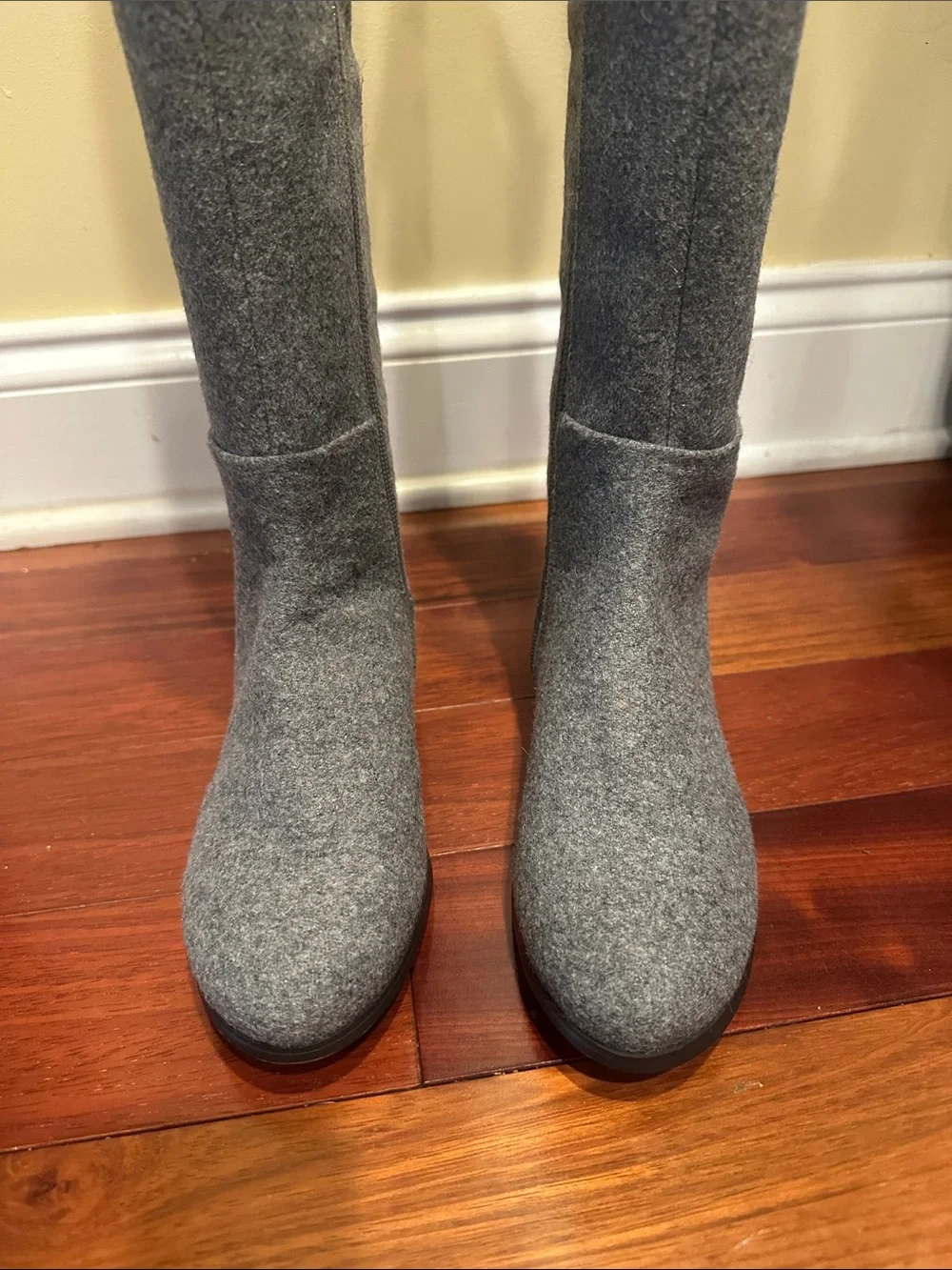 Nine West stylish gray